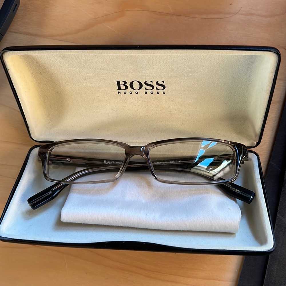 Hugo Boss 0102/U glasses frame